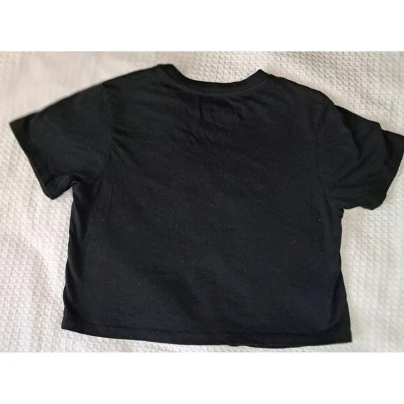 Netflix Stranger Things T Shirt Womens Size Medium Friends Don’t Lie Crop Top - Picture 5 of 7